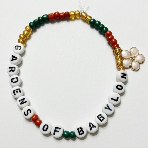 Taylor Swift Eras Tour Friendship Bracelet Gardens Of Babylon: Cowboy Like Me - Picture 1 of 2